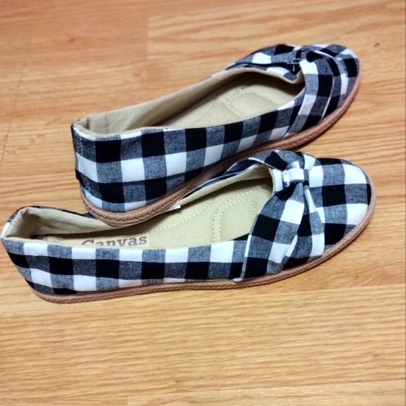 Women's Gingham Bow Flats, Black and White plaid Size XL - Picture 2 of 8